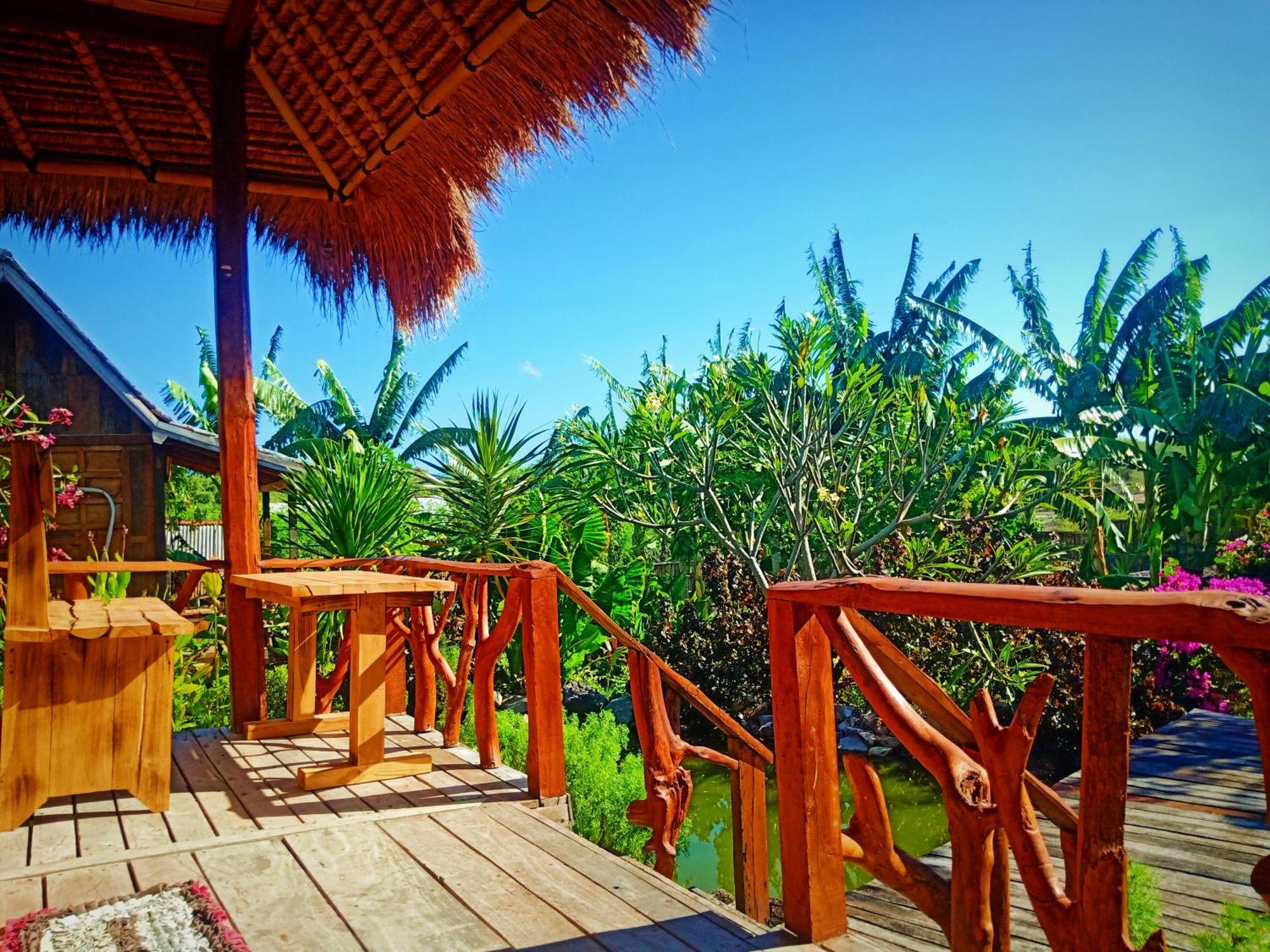 Umah Kayu 2-Menjangan Homestay Banyuwedang Buitenkant foto