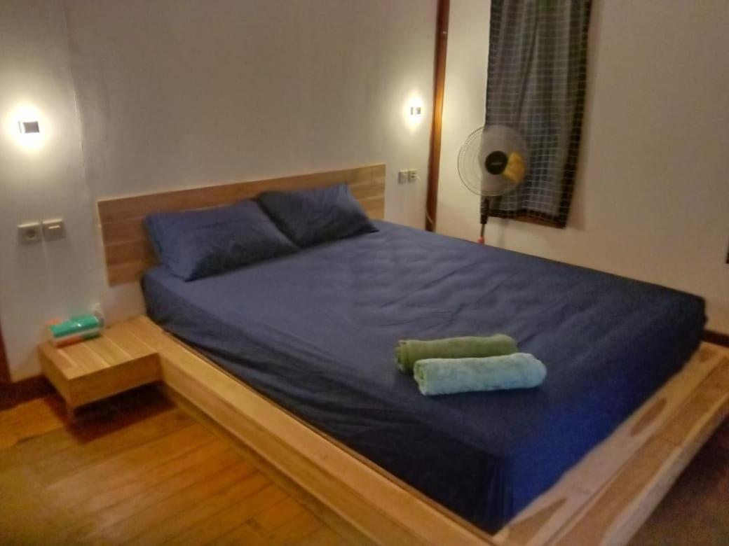 Umah Kayu 2-Menjangan Homestay Banyuwedang Buitenkant foto